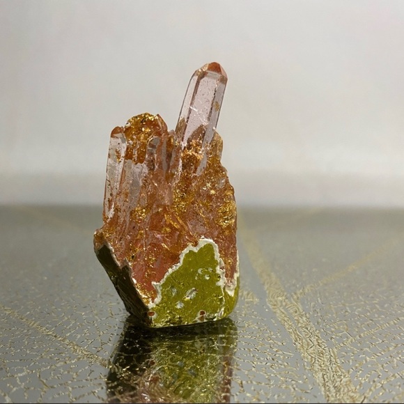 [❌]  Light pink crystal cluster with gold flakes inside 💖 - Picture 11 of 16